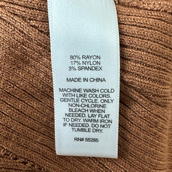 Express ribbed long sleeve sweater - Picture 3 of 4